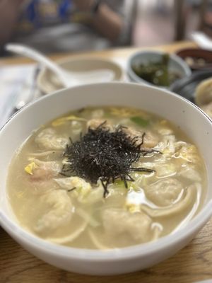 Sisters Dumpling by null