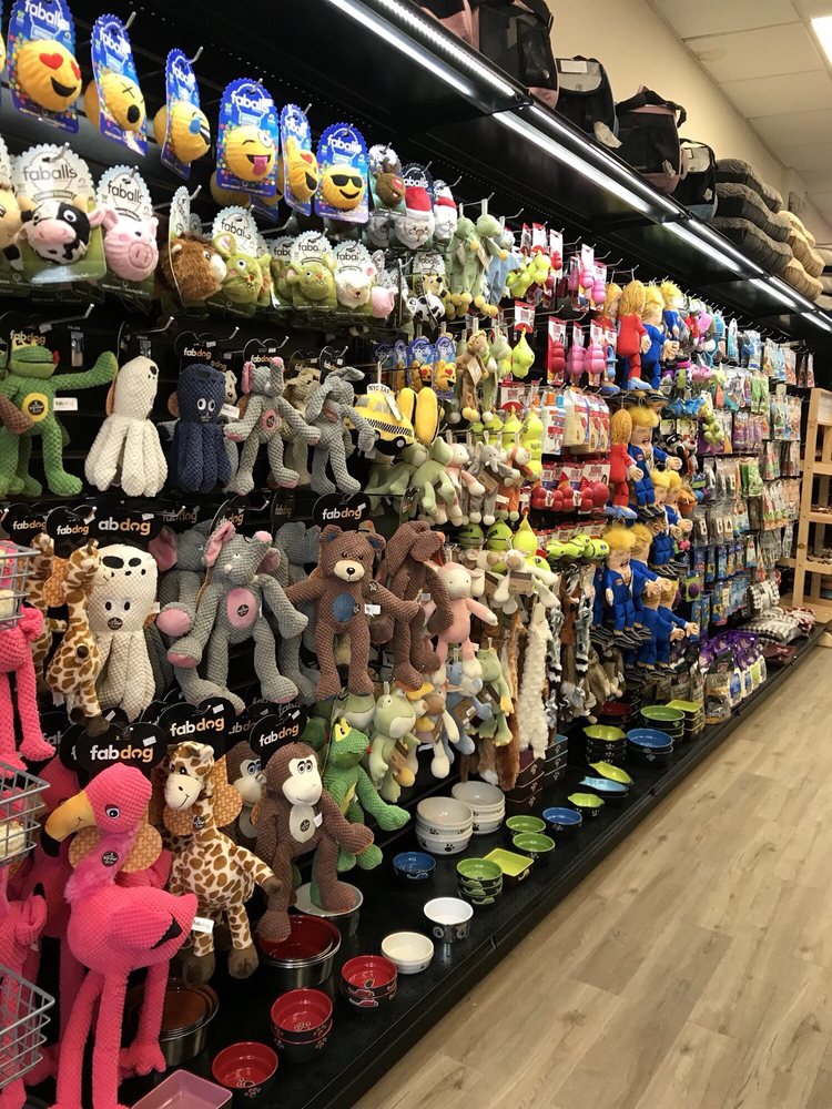 PET CENTRAL Updated August 2024 13 Photos 231 9th Ave, New York