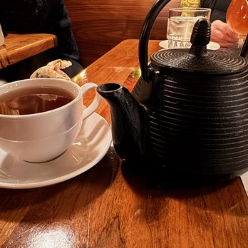 Goodkind - hot tea - Bars Near Me - Milwaukee, Wisconsin