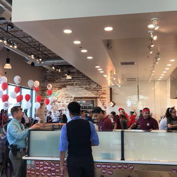 MOD Pizza - Line was packed the whole time - Pizza Near Me - Long Beach, California