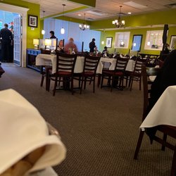 Santioni's Italian Restaurant - Main restaurant area.
