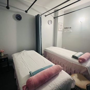 Huakang Massage Spa - Visit us for a relaxing massage today at Wellness Spa 100! We are located at 405 Central Park West, on the corner of CPW and 100th St. - Massage Near Me - New York, New York Huakang Massage Spa - Visit us for a relaxing massage today at Wellness Spa 100! We are located at 405 Central Park West, on the corner of CPW and 100th St. - Massage Near Me - New York, New York