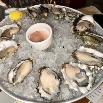 Elliott's Oyster House - Oyster Sampler - Seafood Near Me - Seattle, Washington