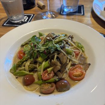 East End Grill - Primavera Linguini - New American Near Me - Lafayette, Indiana East End Grill - Primavera Linguini - New American Near Me - Lafayette, Indiana