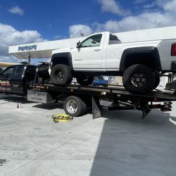 S&P Automotive Specialists - Tow truck