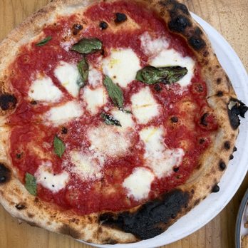 Gusto 101 - Margherita Pizza - Italian Near Me - Toronto, Ontario