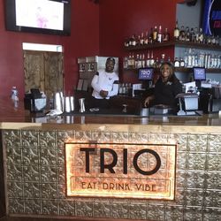 Trio - Bar