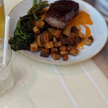 Monkeypod Kitchen - Special: NY Steak with broccoli and house potatoes - New American Near Me - Lahaina, Hawaii Monkeypod Kitchen - Special: NY Steak with broccoli and house potatoes - New American Near Me - Lahaina, Hawaii