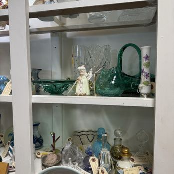 Alicia's Antiques - Antiques Near Me - Lodi, California Alicia's Antiques - Antiques Near Me - Lodi, California