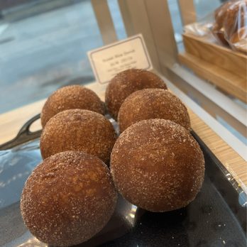 Paris Baguette - Bakeries Near Me - Chicago, Illinois