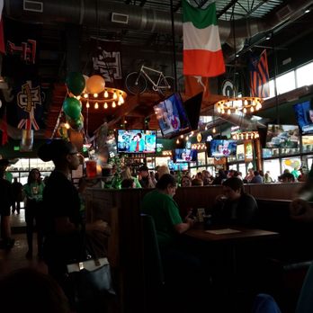 Mo's Irish Pub - Dining room at the pub - Irish Pub Near Me - Katy, Texas Mo's Irish Pub - Dining room at the pub - Irish Pub Near Me - Katy, Texas
