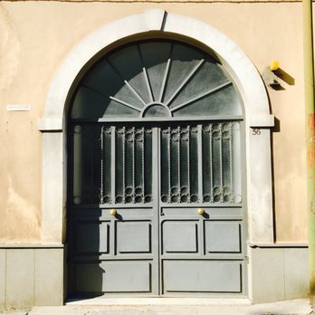 1. Piazza convento Avella