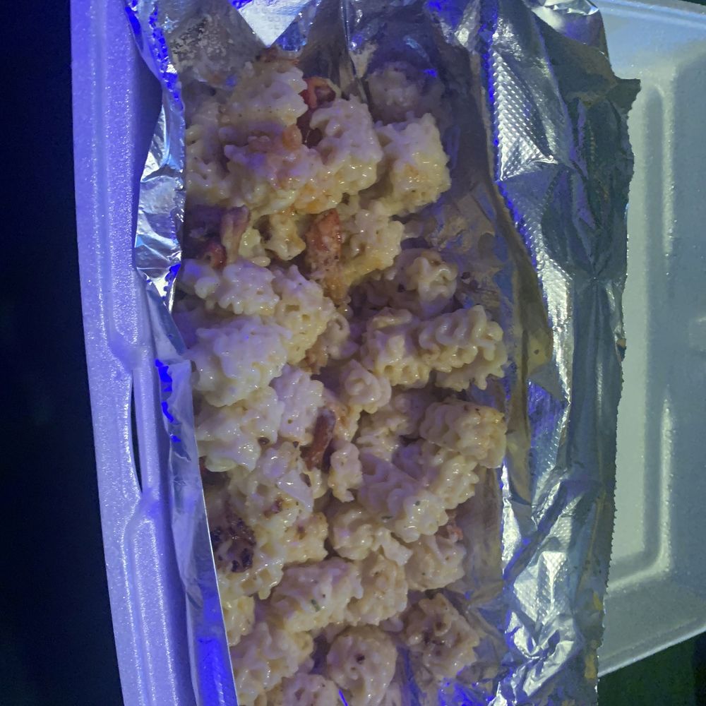 Mac Daddy Spud - Lobster MAC bowl smelled like seafood and not in a good way very dry Mac n cheese and not much lobster I'd give it a 3 outta 10 - Food Trucks Near Me - Norman, Oklahoma Mac Daddy Spud - Lobster MAC bowl smelled like seafood and not in a good way very dry Mac n cheese and not much lobster I'd give it a 3 outta 10 - Food Trucks Near Me - Norman, Oklahoma