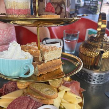 AJ Chocolate House - Chocolatiers & Shops Near Me - Winter Park, Florida