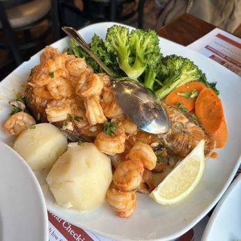 O Pipo Tavern - Salmon and shrimp - Portuguese Near Me - Newark, New Jersey O Pipo Tavern - Salmon and shrimp - Portuguese Near Me - Newark, New Jersey