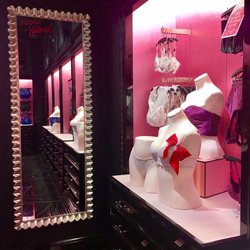 Victoria's Secret - Huge wall mirror ;-)