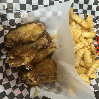 Wingaholic - 6 piece 6 Wings Combo - American Near Me - Lewisville, Texas Wingaholic - 6 piece 6 Wings Combo - American Near Me - Lewisville, Texas