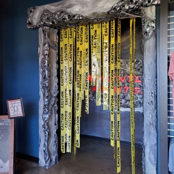 Red Door Escape Room - Escape Games Near Me - San Mateo, California