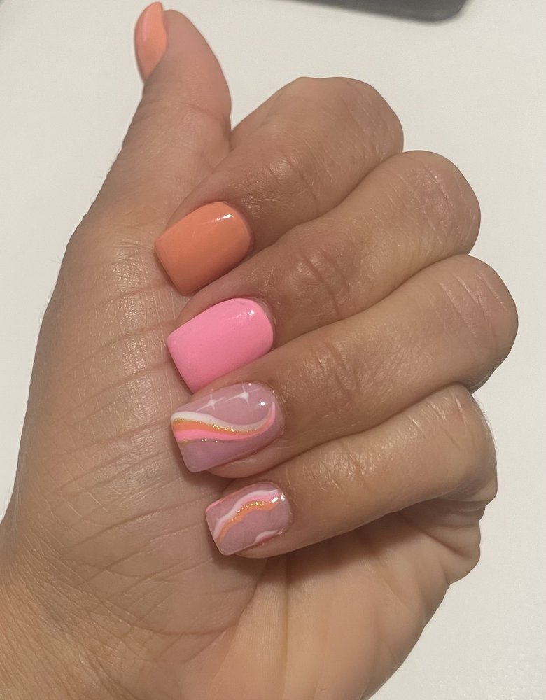 Glamour Diva Nails Logo
