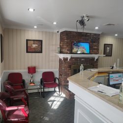 South Central Dental Implants - Very comfortable waiting room