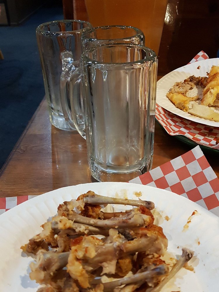 STRAW HAT PIZZA 23 Photos & 33 Reviews Pizza 1111 W Visalia Rd