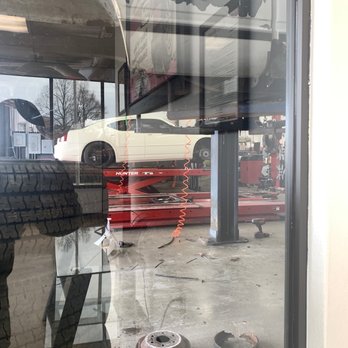 Meckfessel Tire & Auto - My car on the lift - Tires Near Me - Belleville, Illinois Meckfessel Tire & Auto - My car on the lift - Tires Near Me - Belleville, Illinois