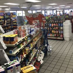 Fastrak Phillips 66 - Fastrak had the usual convenience store inventory but lacks fresher and healthier foods.