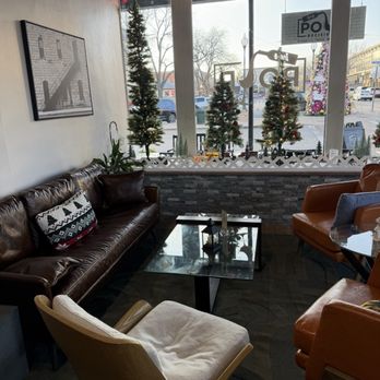 Igo's Pour Decisions - Inside vibe - Wine Tasting Room Near Me - Granbury, Texas Igo's Pour Decisions - Inside vibe - Wine Tasting Room Near Me - Granbury, Texas