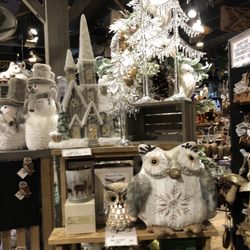Cracker Barrel Old Country Store - Love the winter owls