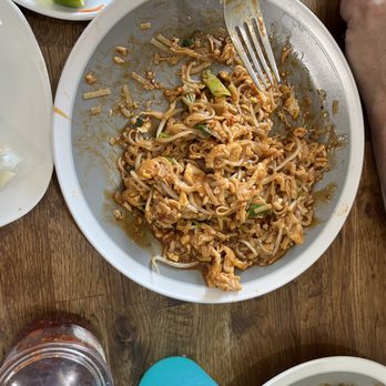 Lucky Thai - Chicken Pad Thai - Thai Near Me - Murfreesboro, Tennessee