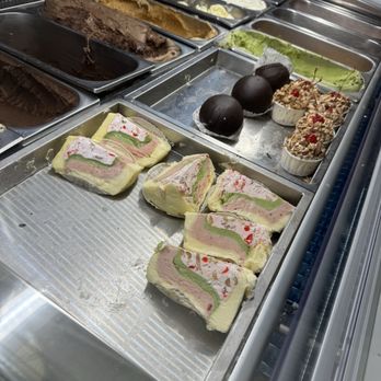 Veniero's - Aluminum - Bakeries Near Me - New York, New York