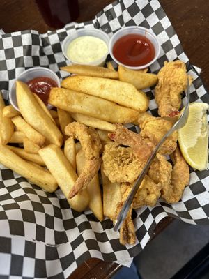 Fish n Tails Oyster Bar by null