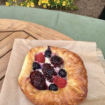 Singing Sun - Cream cheese & berries danish - Coffee & Tea Near Me - Ventura, California