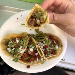 2 asada  2 Chorizo 1 al pastor