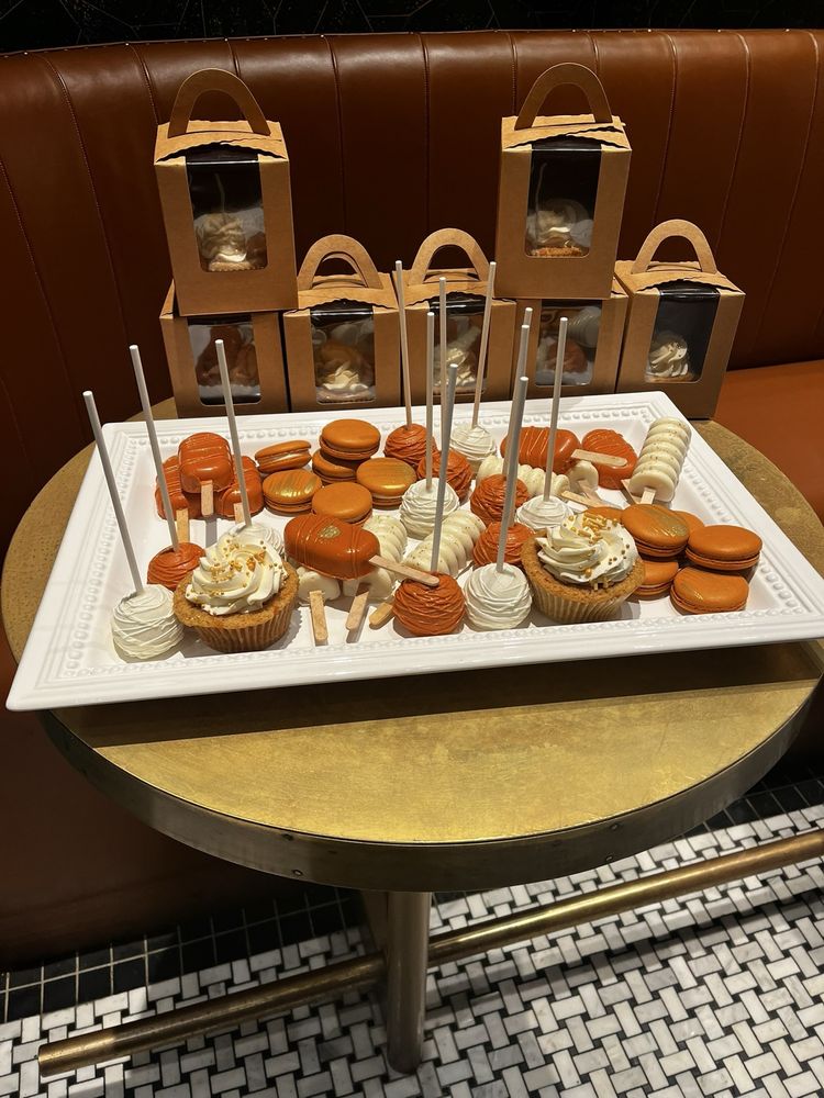 5-12 Dessert Boutique & Lounge Logo