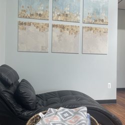 IV Lounge