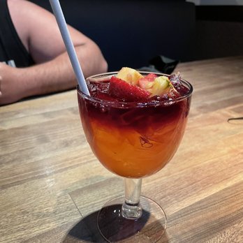 Yard House - Sunset Sangria - New American Near Me - Honolulu, Hawaii