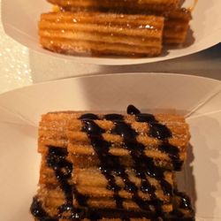 Tres Amigos Bar & Grill - Churros with chocolate and caramel