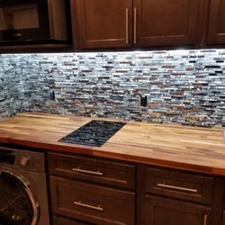 Dmitri Handyman - kitchen cabinet.back splash