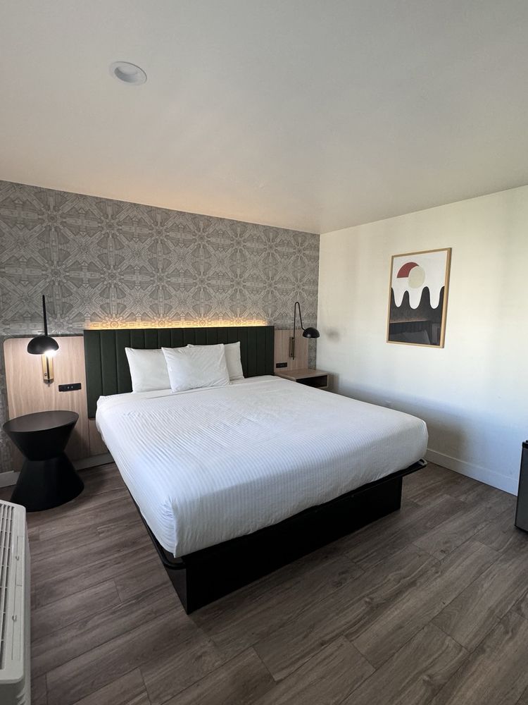 La Casa Inn