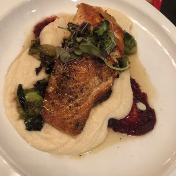 HogsHead Kitchen and Wine Bar - Truffled Honey Salmom - New American Near Me - Hilton Head, South Carolina HogsHead Kitchen and Wine Bar - Truffled Honey Salmom - New American Near Me - Hilton Head, South Carolina