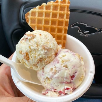 Jeni's Splendid Ice Creams - Brown Butter Almond Brittle and Raspberry Rose Jelly Donut - Ice Cream & Frozen Yogurt Near Me - Austin, Texas