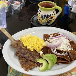 Chilaquiles Oaxaqueños Chilaquiles Oaxaqueños