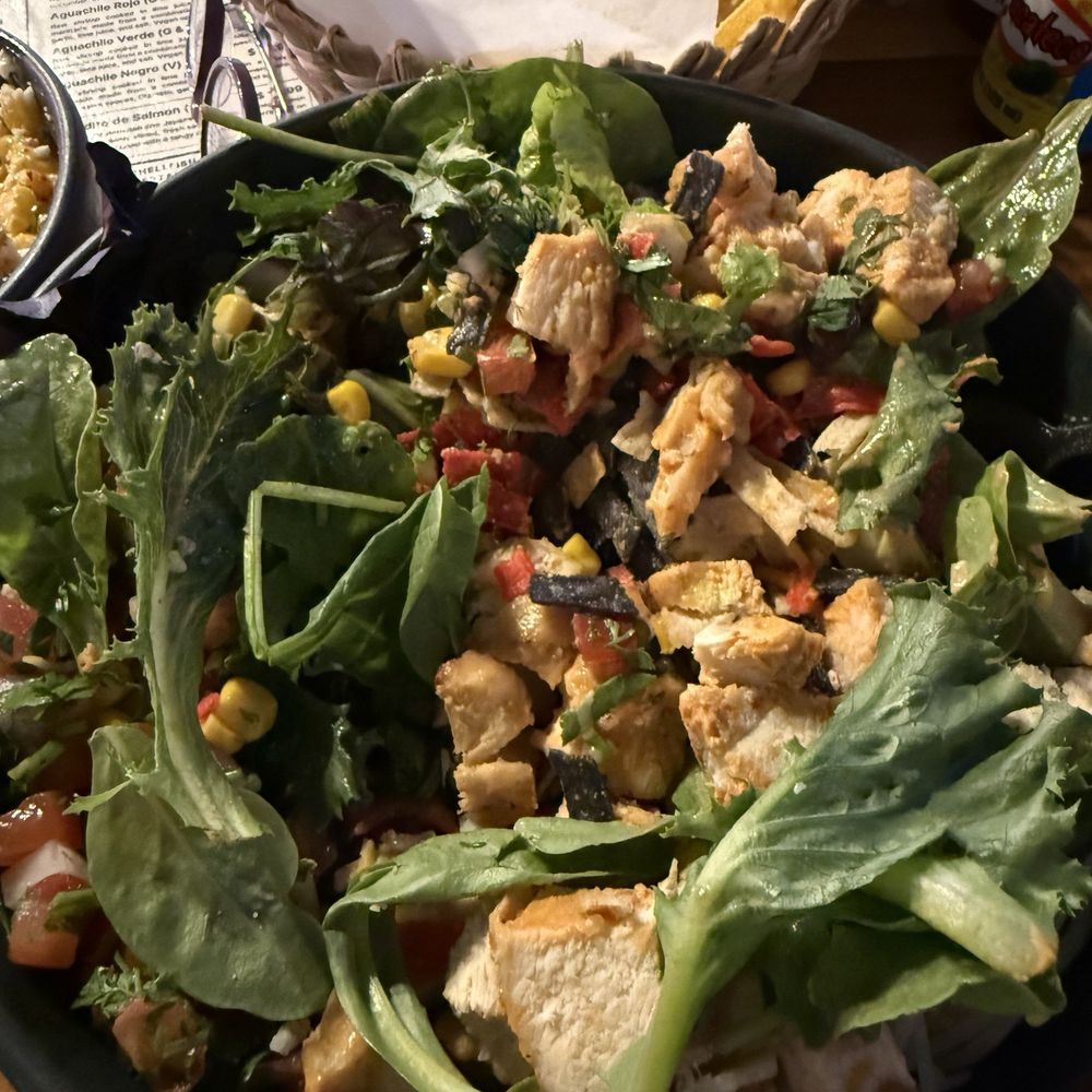 Calle - Southwest Salad with Chicken - Mexican Near Me - Nampa, Idaho Calle - Southwest Salad with Chicken - Mexican Near Me - Nampa, Idaho