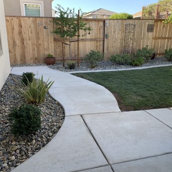 Kiser Landscape Yard Pros - Backyard walkway - Landscaping Near Me