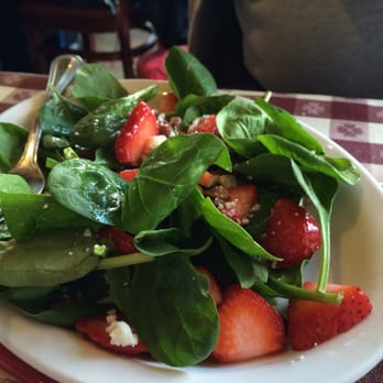 Shamus T Bones - Spinach and strawberries salad - Barbeque Near Me - Eureka, California Shamus T Bones - Spinach and strawberries salad - Barbeque Near Me - Eureka, California