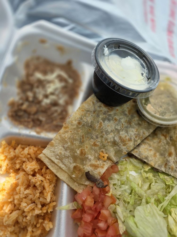 Los Dos Toritos Logo