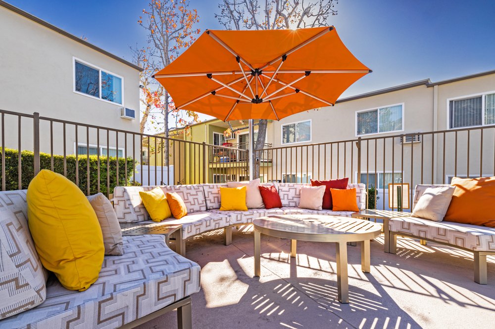 THE SUMMIT AT LA CRESCENTA Updated March 2024 27 Photos & 11