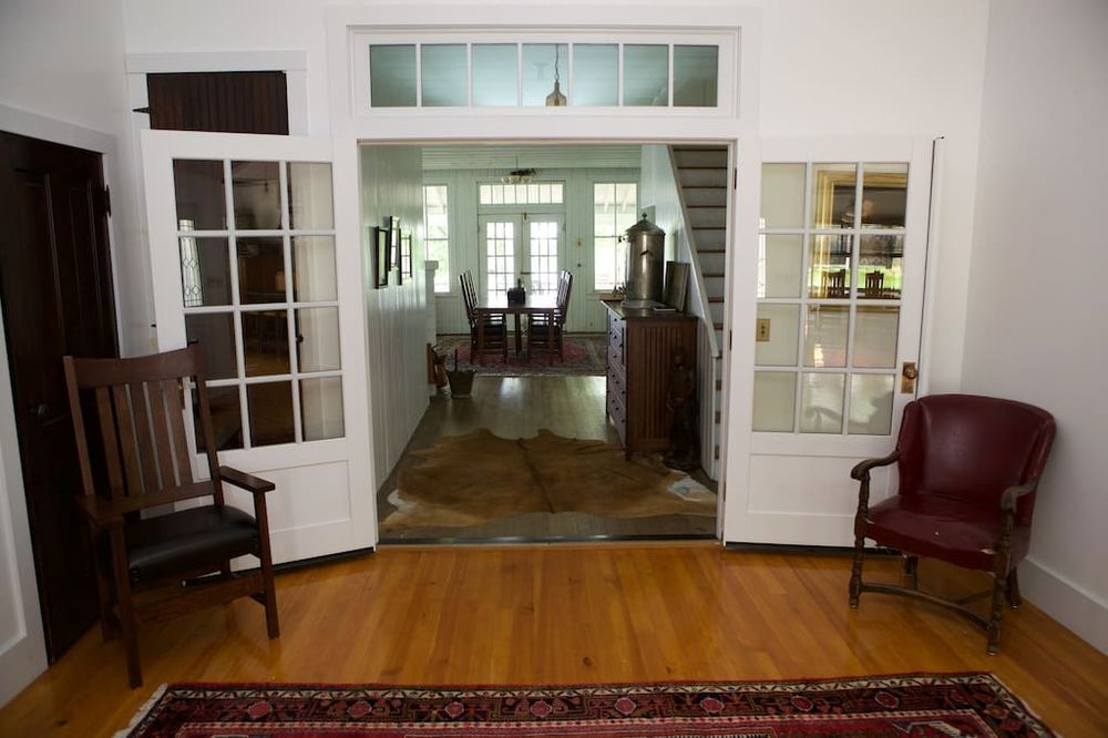 THE CLEMENS VONNEGUT JR. HOUSE Updated October 2024 814 East Shore