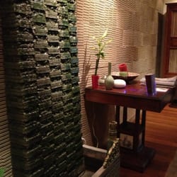 Oriental Spa - Water feature in the waiting room
